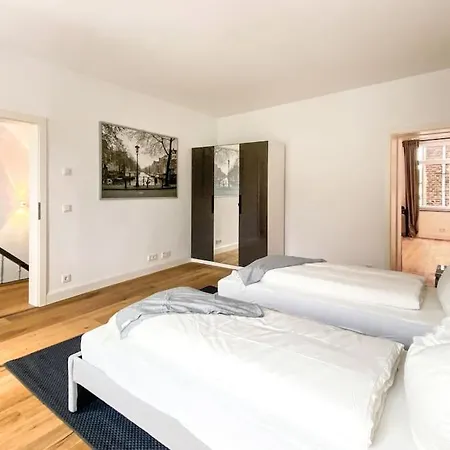 Feriehus Grosses Ferienhaus Mit Garten