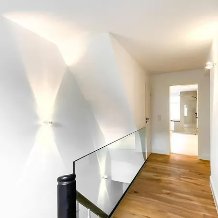 Grosses Ferienhaus Mit Garten Feriehus *