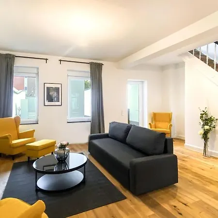 Grosses Ferienhaus Mit Garten Feriehus